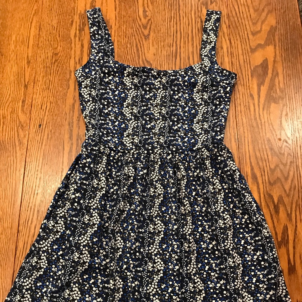 Super Cute Floral Patterned Mini-Dress